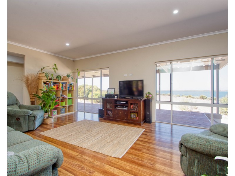 6 Seaview Road, Perlubie SA 5680