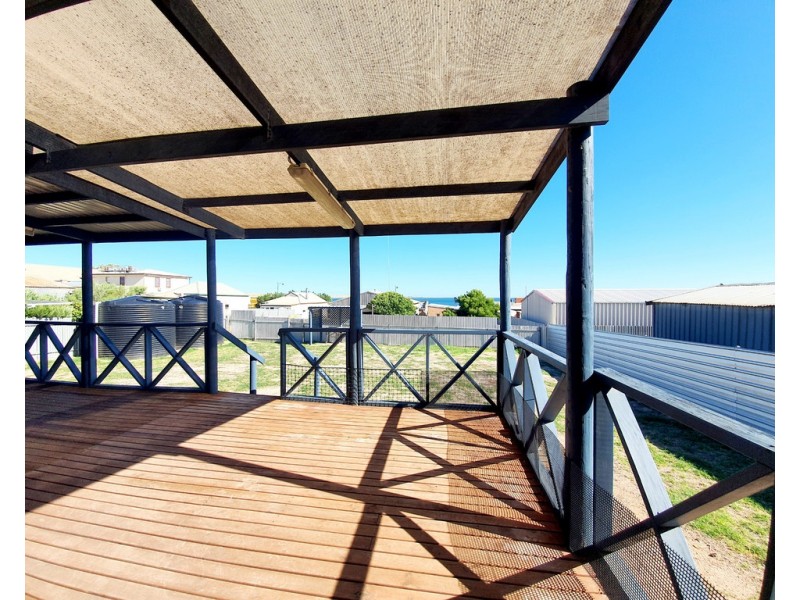 30 Wells Street, Streaky Bay SA 5680