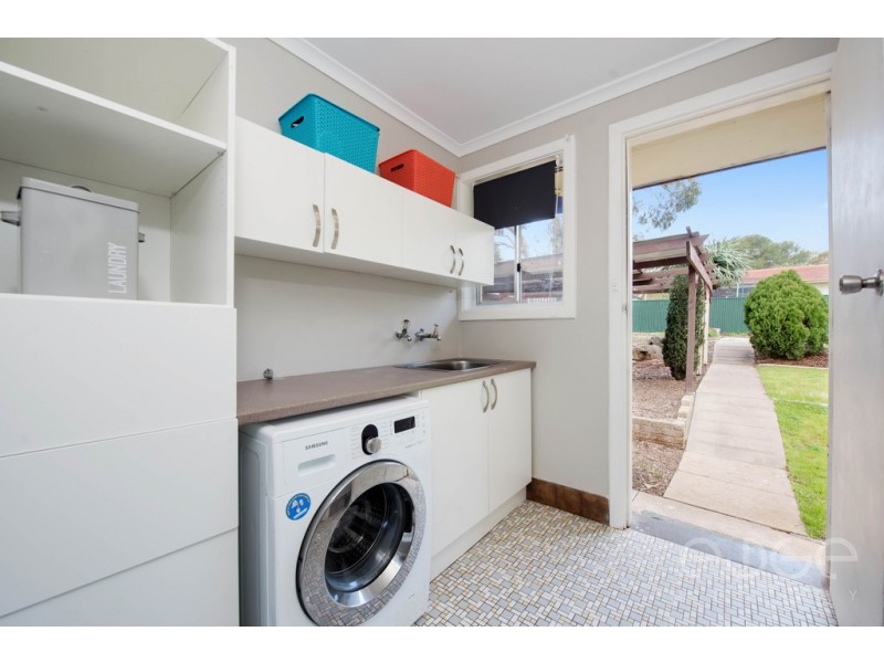 30 Woodlands Road, Elizabeth Downs SA 5113