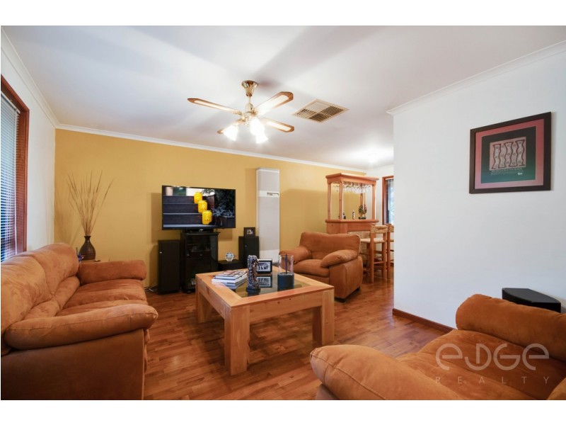 9 Jenolan Crescent, Hillbank SA 5112