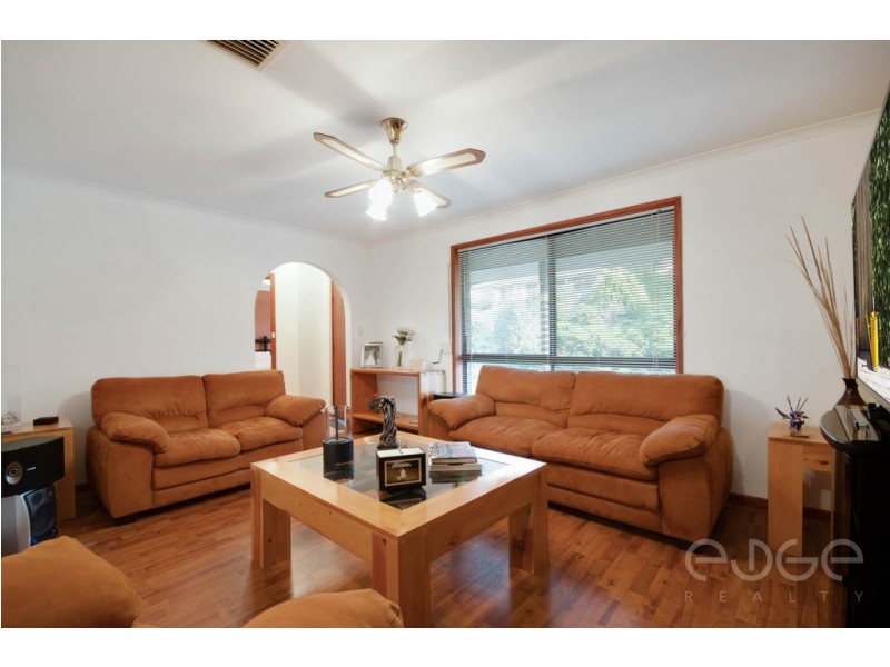 9 Jenolan Crescent, Hillbank SA 5112