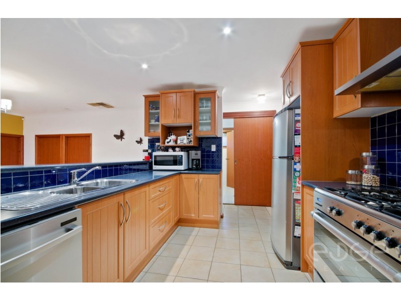 9 Jenolan Crescent, Hillbank SA 5112