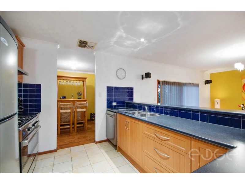 9 Jenolan Crescent, Hillbank SA 5112