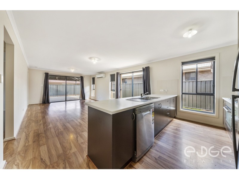 8 Huron Street, Andrews Farm SA 5114