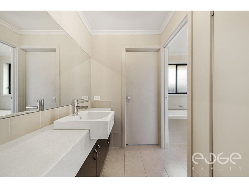 8 Huron Street, Andrews Farm SA 5114