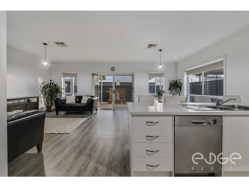 15 Mapleton Circuit, Mawson Lakes SA 5095