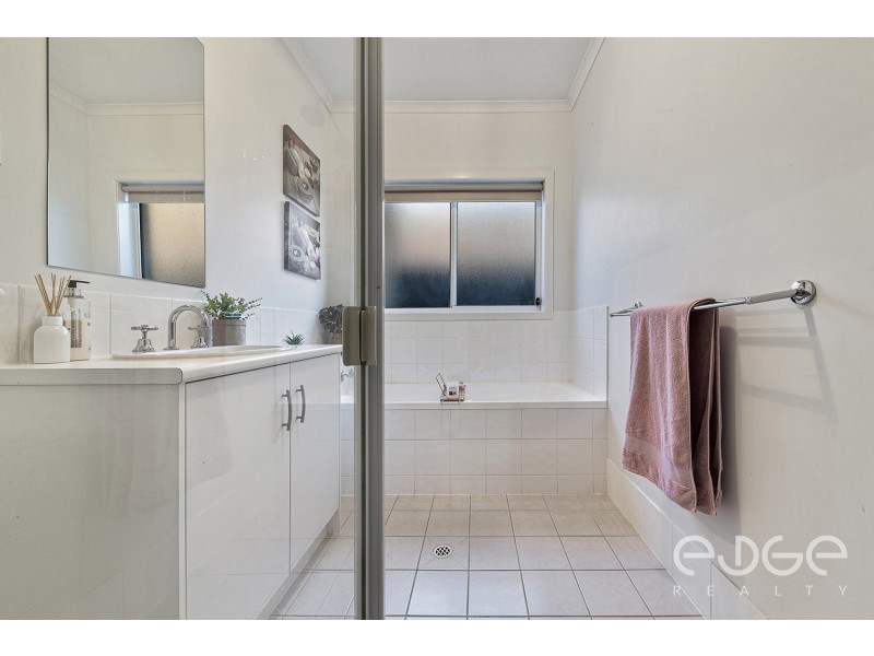 15 Mapleton Circuit, Mawson Lakes SA 5095