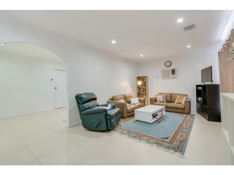 9 President Avenue, Andrews Farm SA 5114