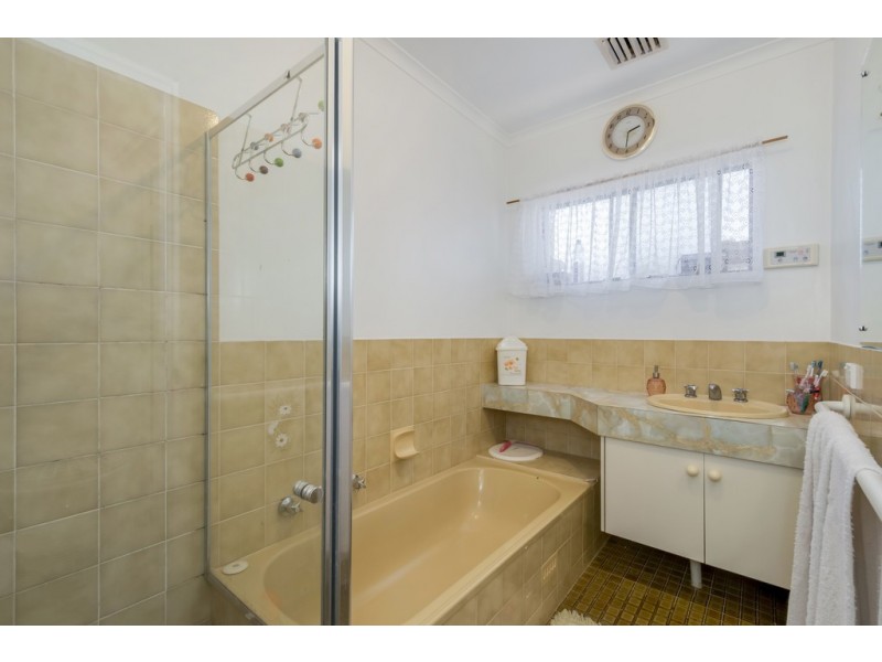 9 President Avenue, Andrews Farm SA 5114