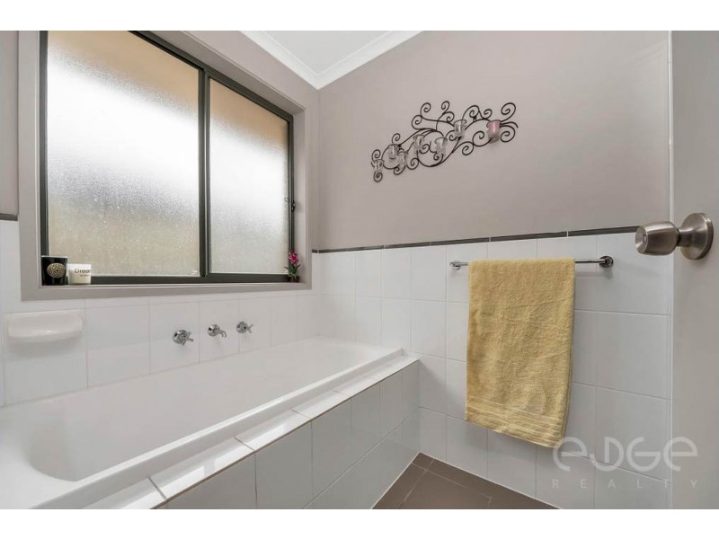 145 President Avenue, Andrews Farm SA 5114