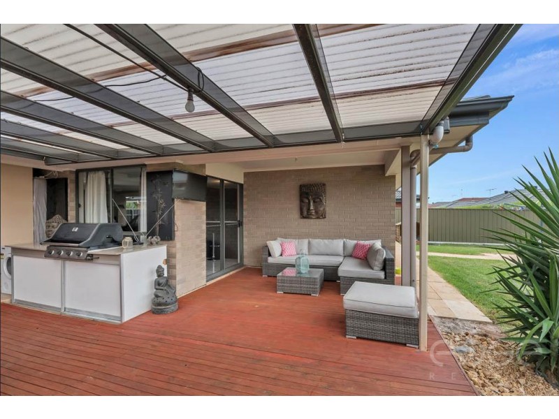 145 President Avenue, Andrews Farm SA 5114