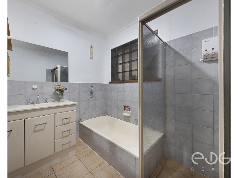 24 Londonderry Avenue, Salisbury Downs SA 5108