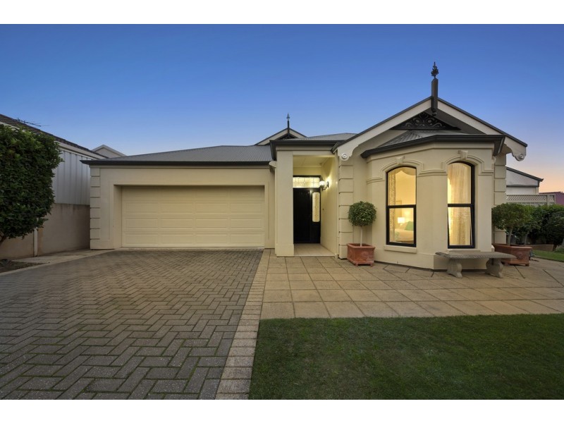 8 Hillstowe Court, Greenwith SA 5125