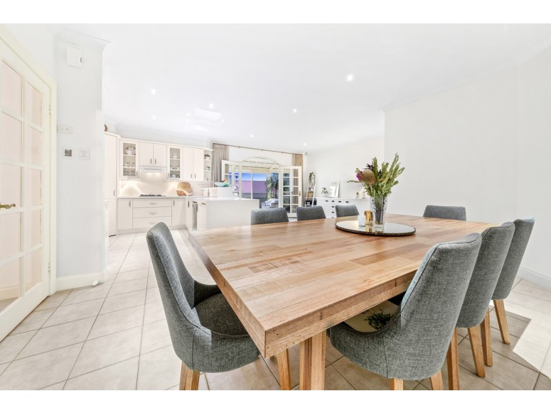 8 Hillstowe Court, Greenwith SA 5125