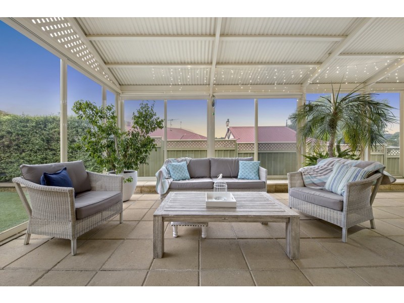 8 Hillstowe Court, Greenwith SA 5125