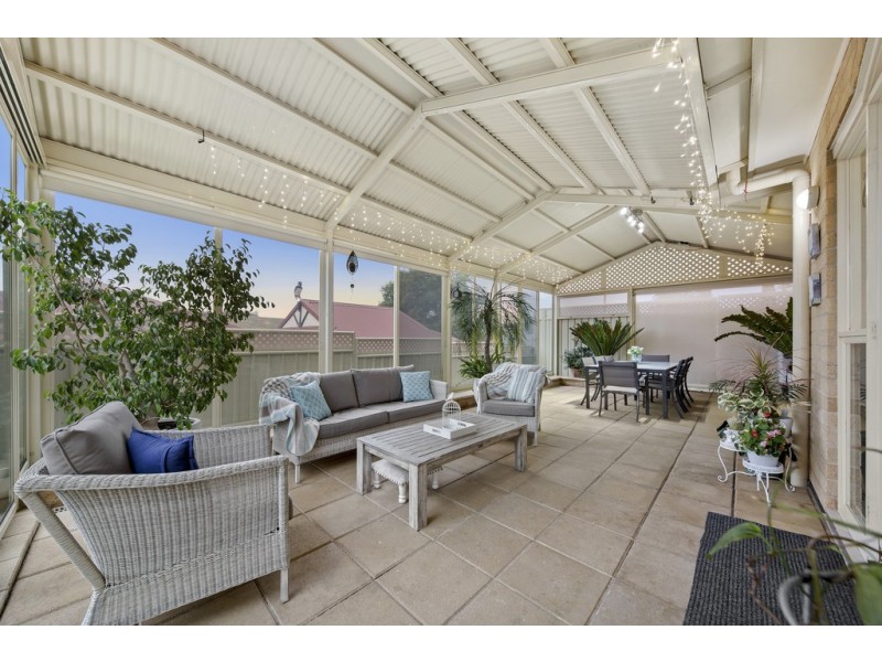 8 Hillstowe Court, Greenwith SA 5125