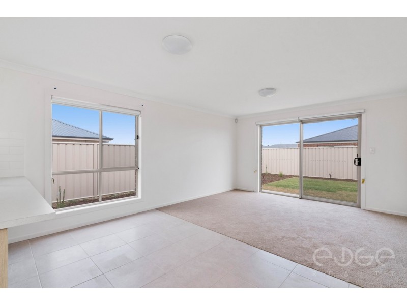 8 Lauren Lane, Munno Para West SA 5115