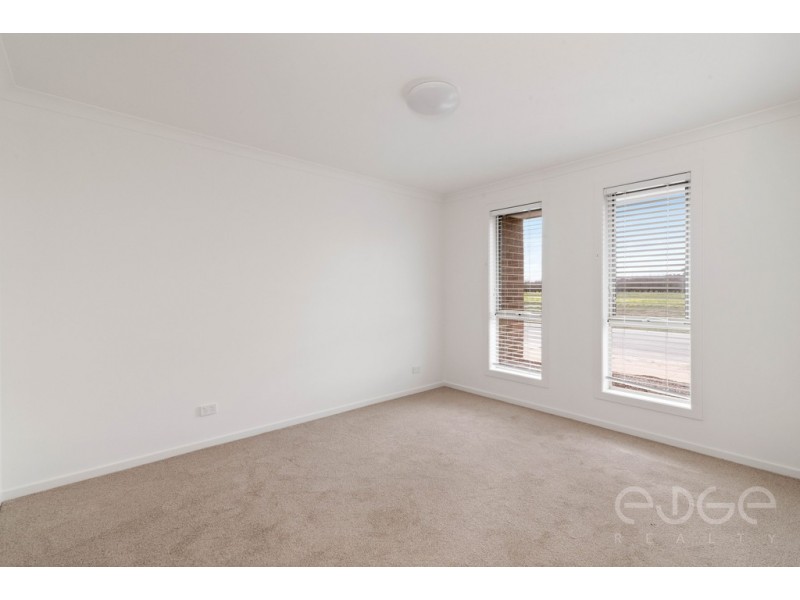 8 Lauren Lane, Munno Para West SA 5115