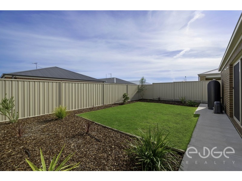 8 Lauren Lane, Munno Para West SA 5115