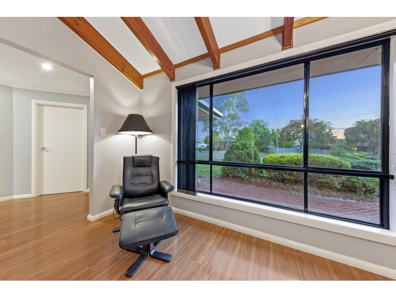 12 Zanoni Crescent, Surrey Downs SA 5126