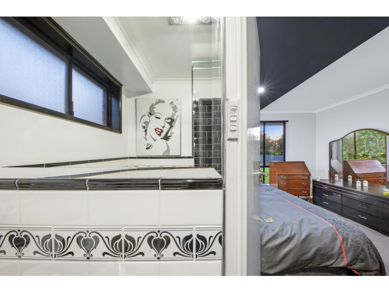 12 Zanoni Crescent, Surrey Downs SA 5126