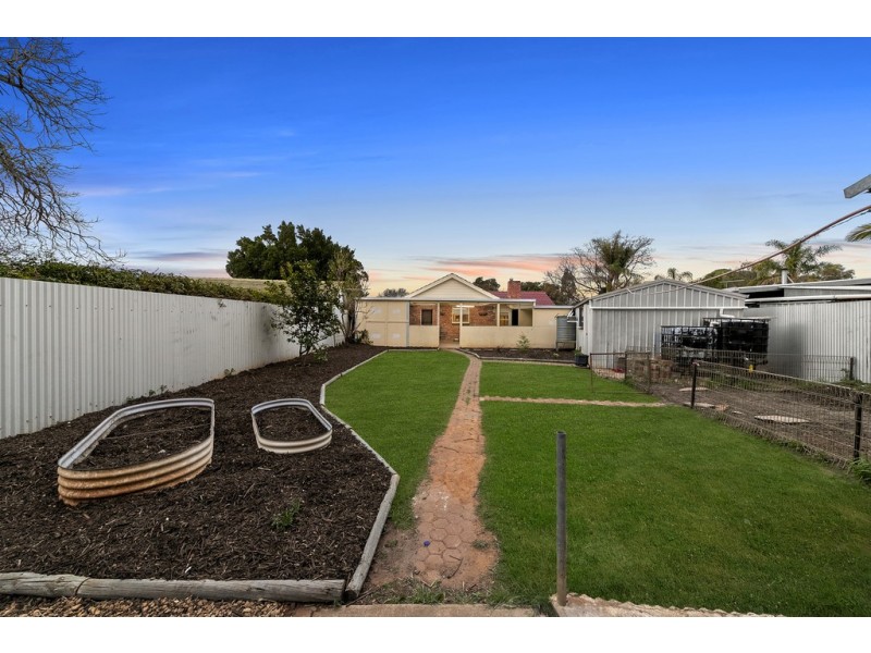 2 Quarley Street, Elizabeth Vale SA 5112