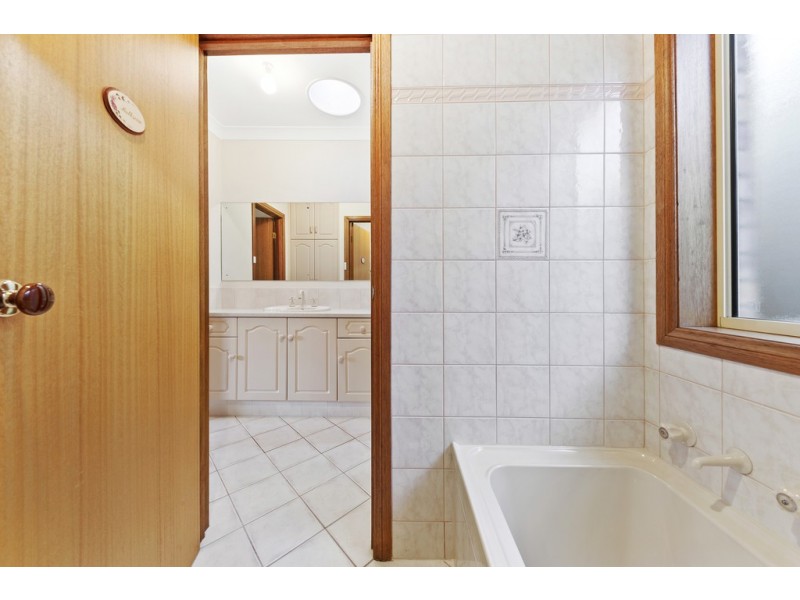 12 Langer Court, Fairview Park SA 5126