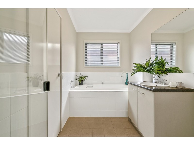 Unit 2, 105 Springbank Boulevard, Burton SA 5110