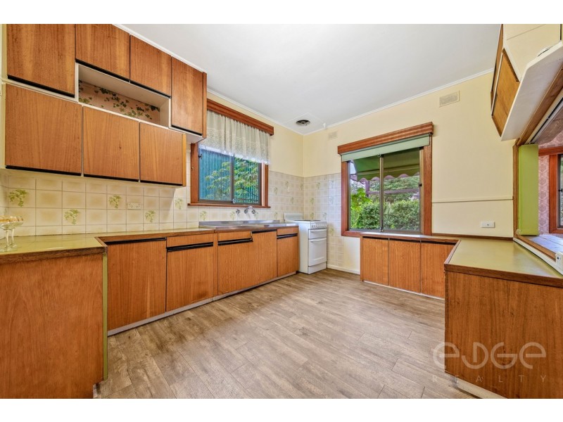 11 Barton Road, Elizabeth Downs SA 5113