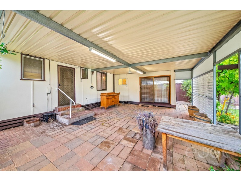 11 Barton Road, Elizabeth Downs SA 5113