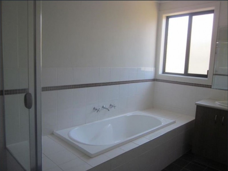 31 Lakeside Drive, Andrews Farm SA 5114