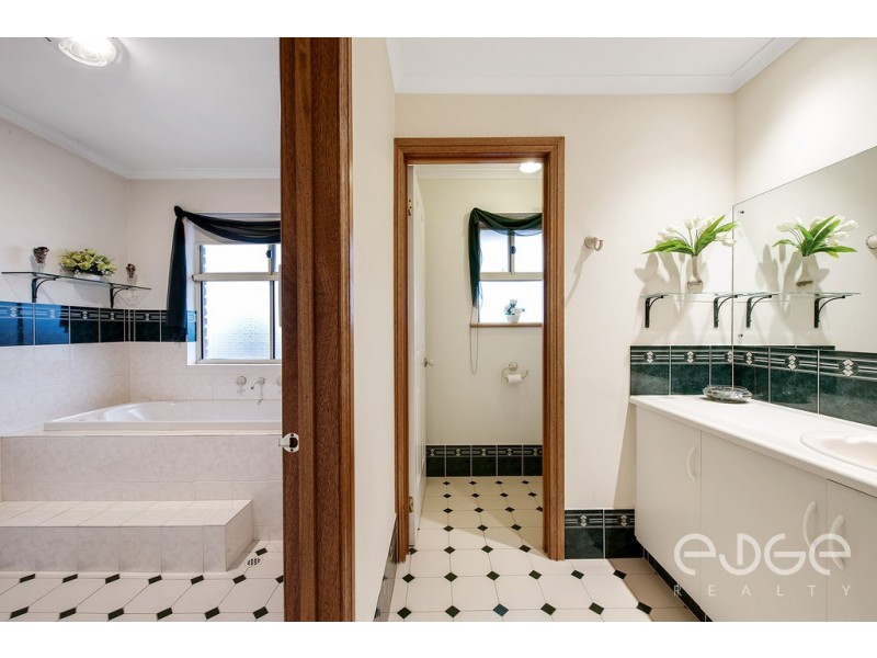 8 Coach House Mews, Hillbank SA 5112