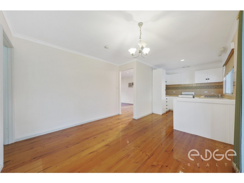 24 Robertson Crescent, Redwood Park SA 5097