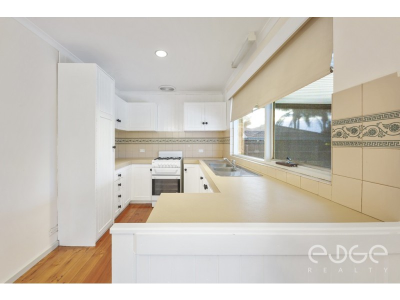 24 Robertson Crescent, Redwood Park SA 5097