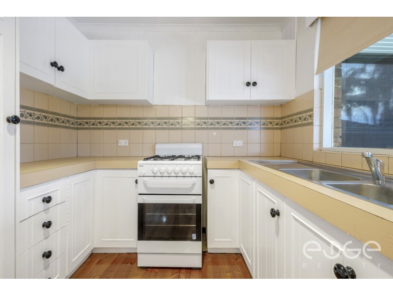 24 Robertson Crescent, Redwood Park SA 5097