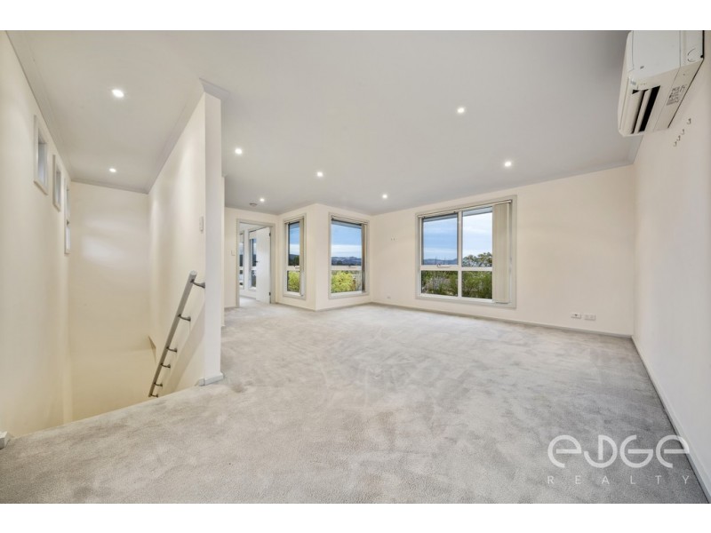 24 Robertson Crescent, Redwood Park SA 5097