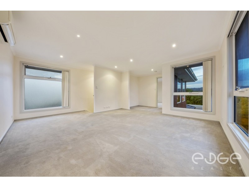 24 Robertson Crescent, Redwood Park SA 5097