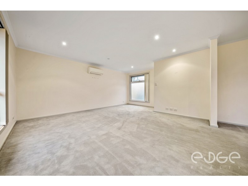 24 Robertson Crescent, Redwood Park SA 5097