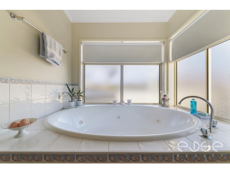 1 Chestnut Grove, Blakeview SA 5114