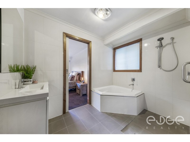 7 Sevres Court, Modbury Heights SA 5092