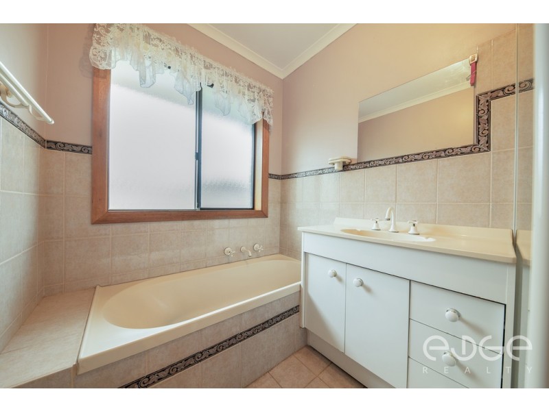 10 Manuella Court, Paralowie SA 5108