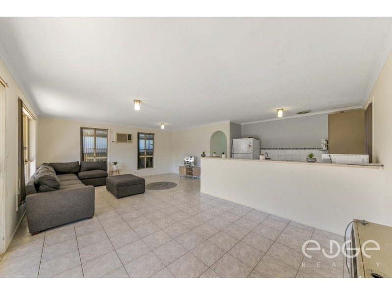 10 Liepin Close, Andrews Farm SA 5114