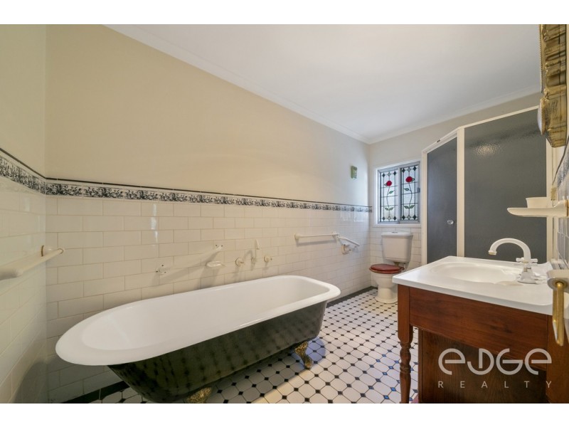 14 Creek Road, Cockatoo Valley SA 5351