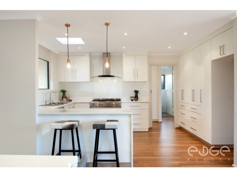 8 Mckenzie Crescent, Gulfview Heights SA 5096