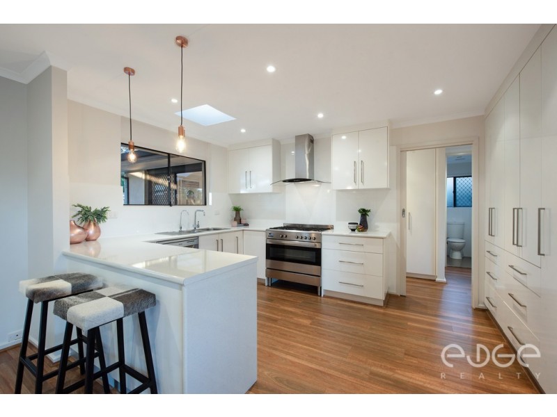 8 Mckenzie Crescent, Gulfview Heights SA 5096