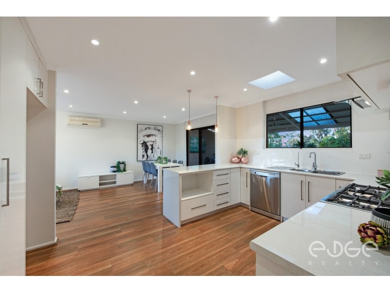 8 Mckenzie Crescent, Gulfview Heights SA 5096