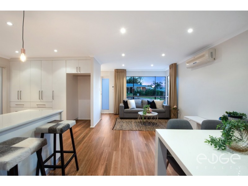 8 Mckenzie Crescent, Gulfview Heights SA 5096