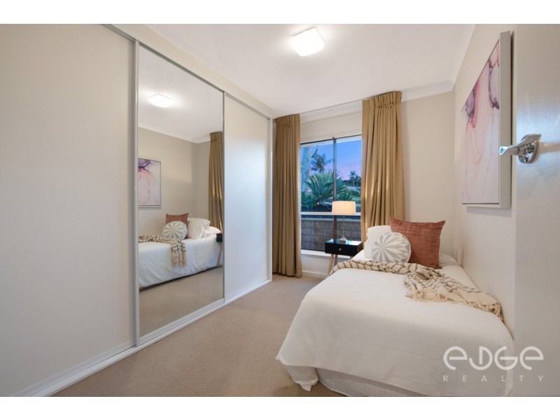8 Mckenzie Crescent, Gulfview Heights SA 5096