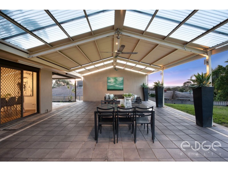 8 Mckenzie Crescent, Gulfview Heights SA 5096