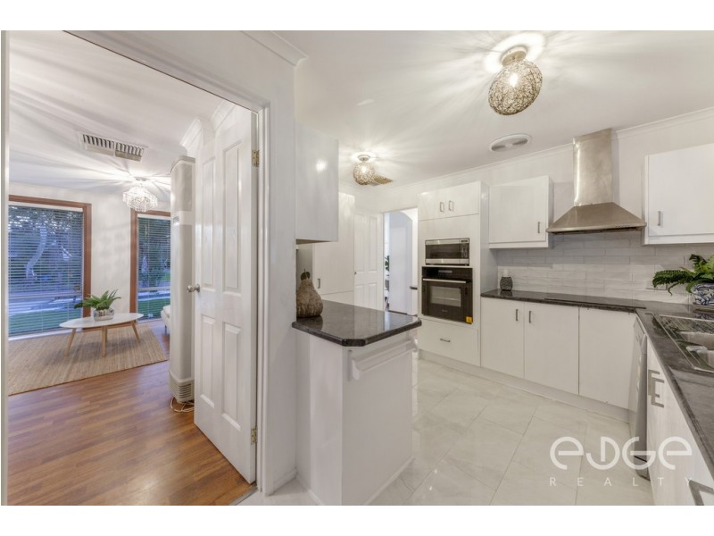 32 Francis Crescent, Salisbury Heights SA 5109